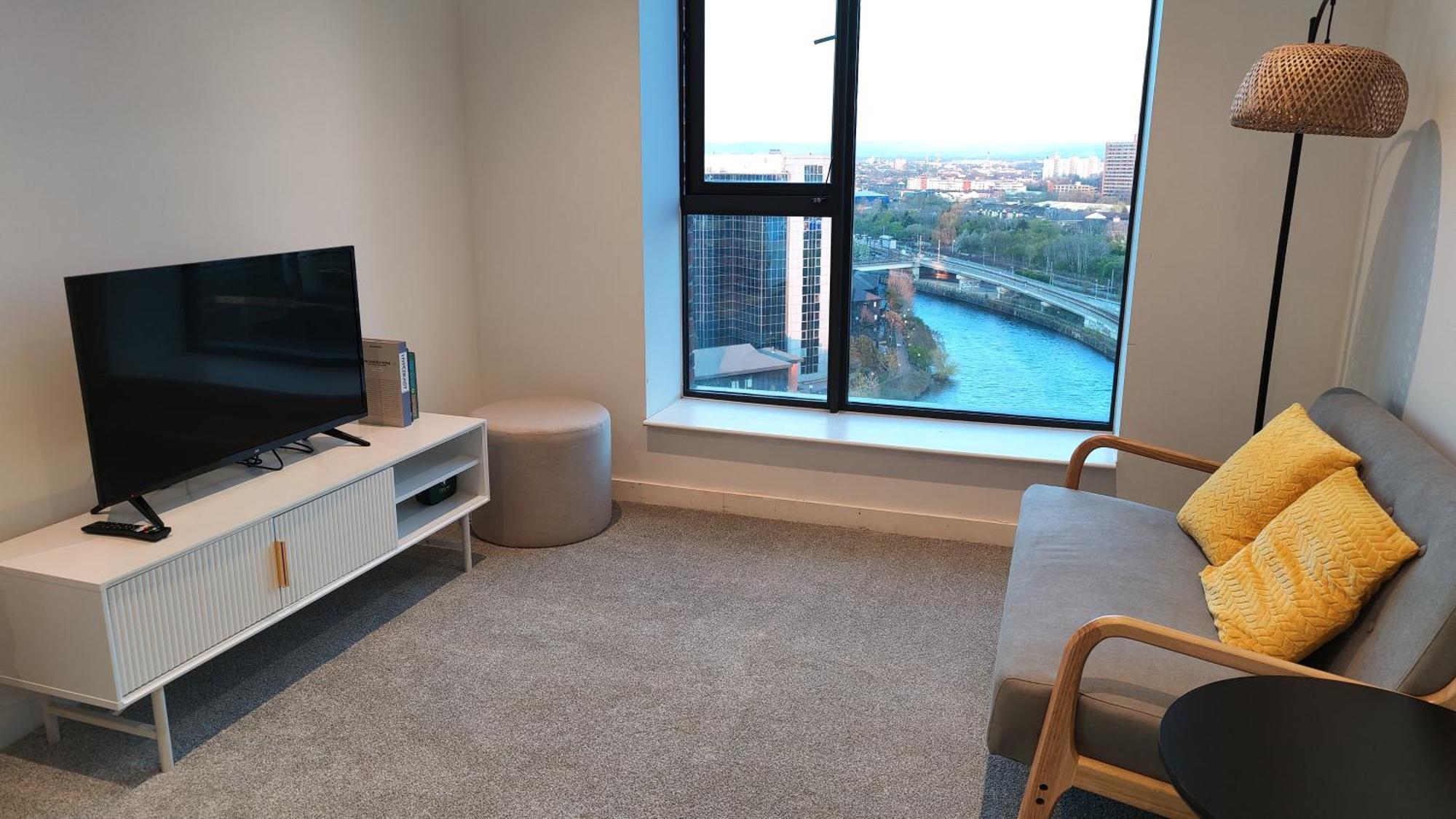Penthouse-like With & Waterfront Views In Old Trafford Appartement *